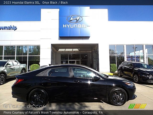2023 Hyundai Elantra SEL in Onyx Black