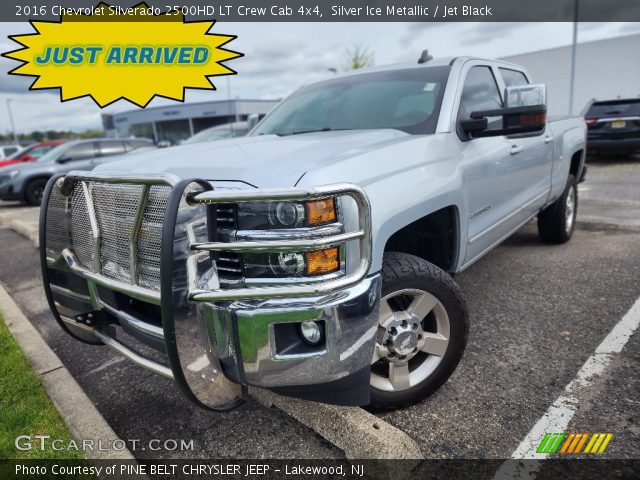 2016 Chevrolet Silverado 2500HD LT Crew Cab 4x4 in Silver Ice Metallic