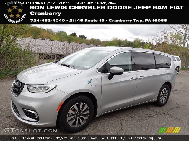 2023 Chrysler Pacifica Hybrid Touring L in Silver Mist