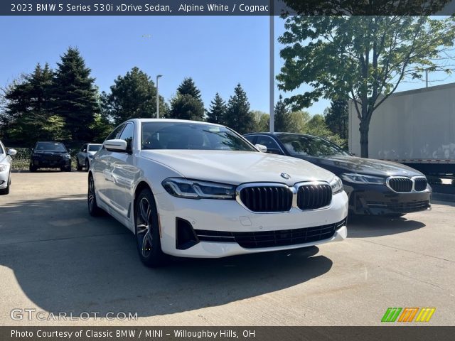 2023 BMW 5 Series 530i xDrive Sedan in Alpine White