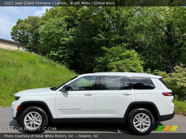 2023 Jeep Grand Cherokee L Laredo in Bright White