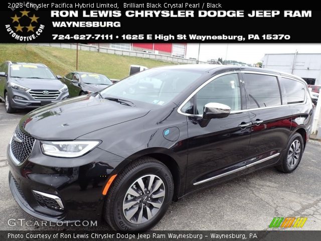 2023 Chrysler Pacifica Hybrid Limited in Brilliant Black Crystal Pearl