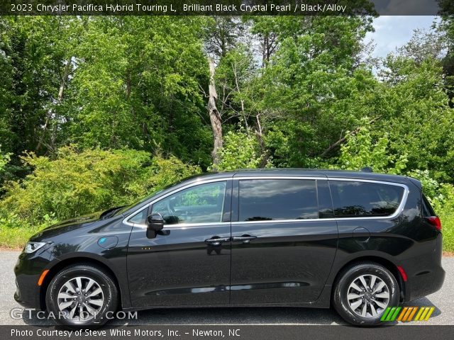 2023 Chrysler Pacifica Hybrid Touring L in Brilliant Black Crystal Pearl