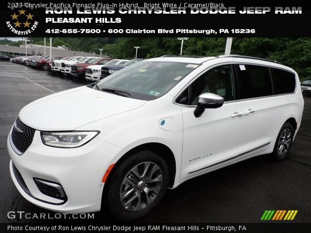 2023 Chrysler Pacifica Pinnacle Plug-In Hybrid in Bright White