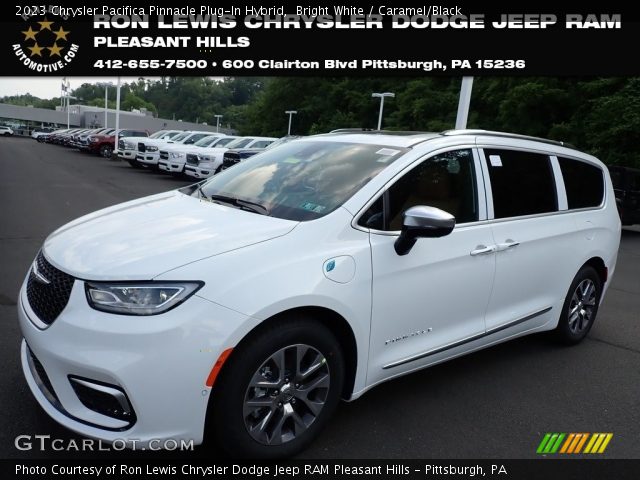 2023 Chrysler Pacifica Pinnacle Plug-In Hybrid in Bright White