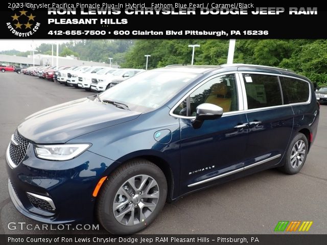 2023 Chrysler Pacifica Pinnacle Plug-In Hybrid in Fathom Blue Pearl