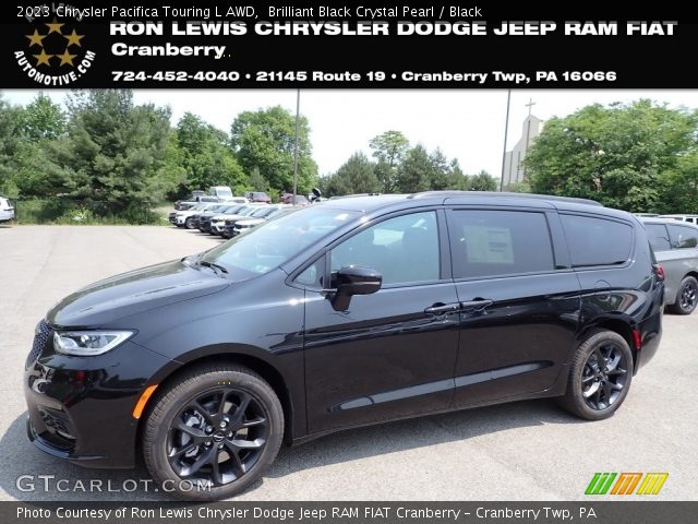 2023 Chrysler Pacifica Touring L AWD in Brilliant Black Crystal Pearl