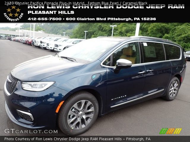 2023 Chrysler Pacifica Pinnacle Plug-In Hybrid in Fathom Blue Pearl