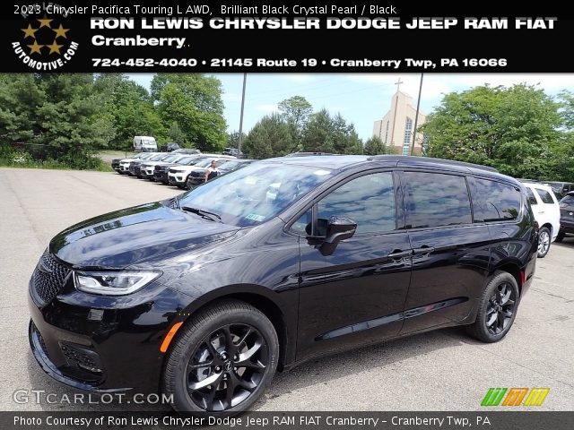 2023 Chrysler Pacifica Touring L AWD in Brilliant Black Crystal Pearl