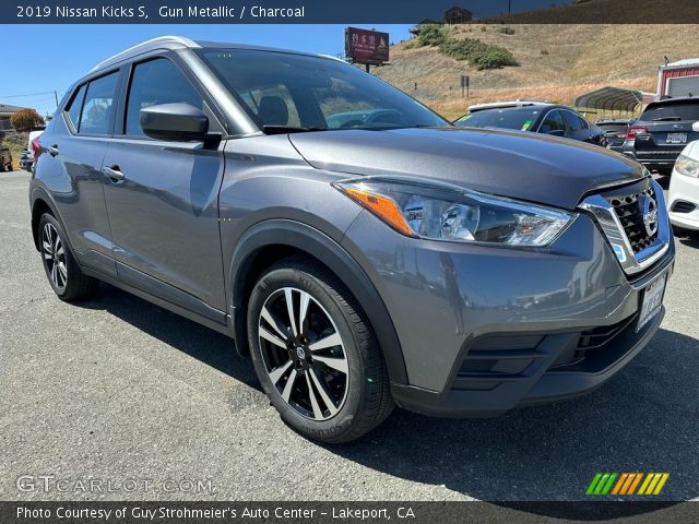 2019 Nissan Kicks S in Gun Metallic