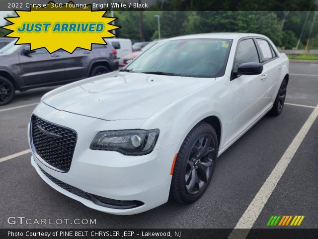 2022 Chrysler 300 Touring in Bright White