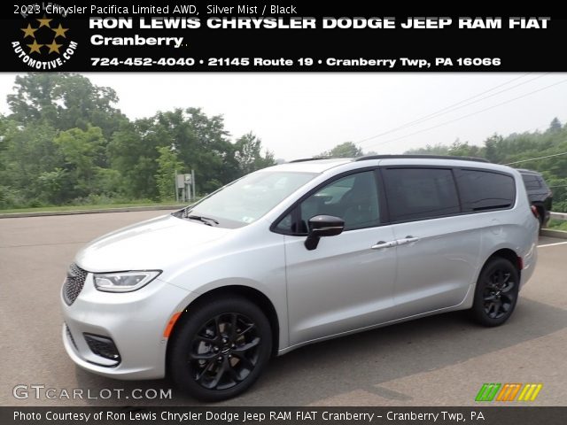 2023 Chrysler Pacifica Limited AWD in Silver Mist