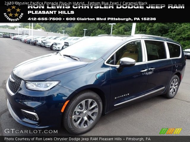 2023 Chrysler Pacifica Pinnacle Plug-In Hybrid in Fathom Blue Pearl