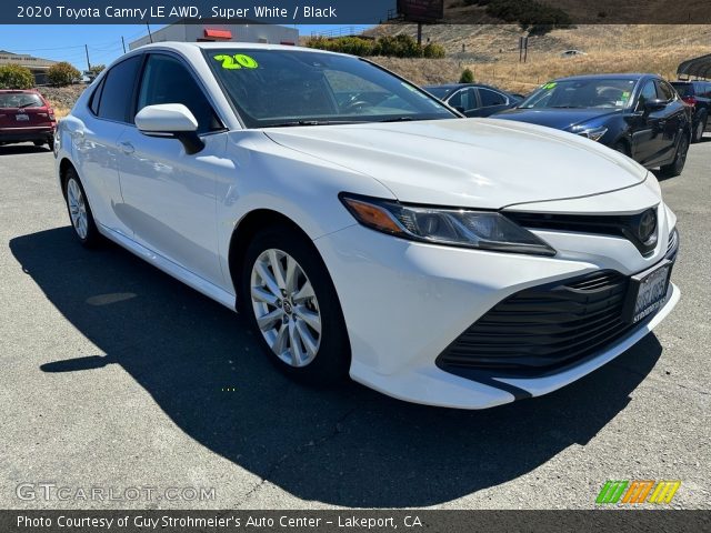 2020 Toyota Camry LE AWD in Super White