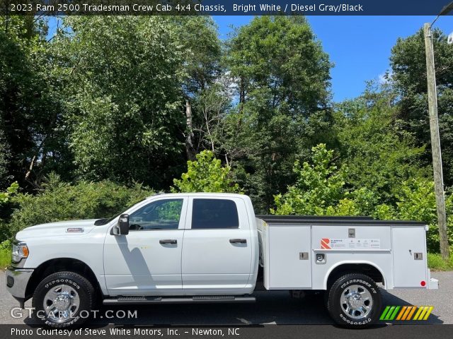 2023 Ram 2500 Tradesman Crew Cab 4x4 Chassis in Bright White