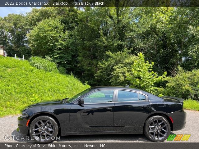 2023 Dodge Charger SXT Blacktop in Pitch Black