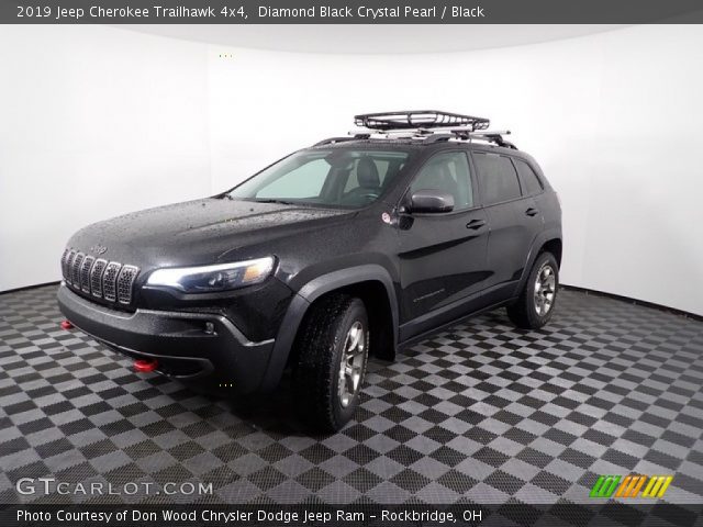 2019 Jeep Cherokee Trailhawk 4x4 in Diamond Black Crystal Pearl