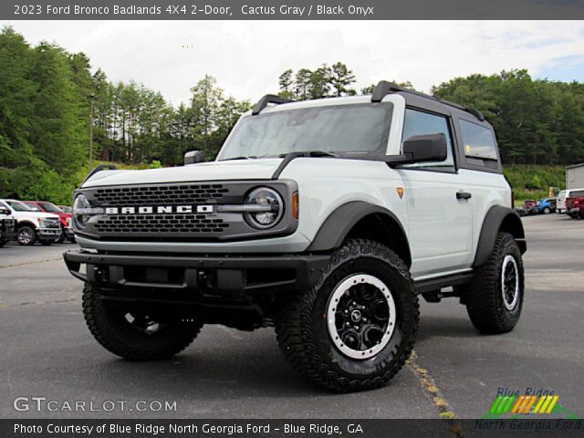 2023 Ford Bronco Badlands 4X4 2-Door in Cactus Gray