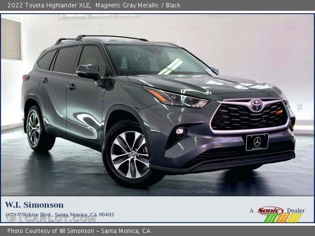 2022 Toyota Highlander XLE in Magnetic Gray Metallic