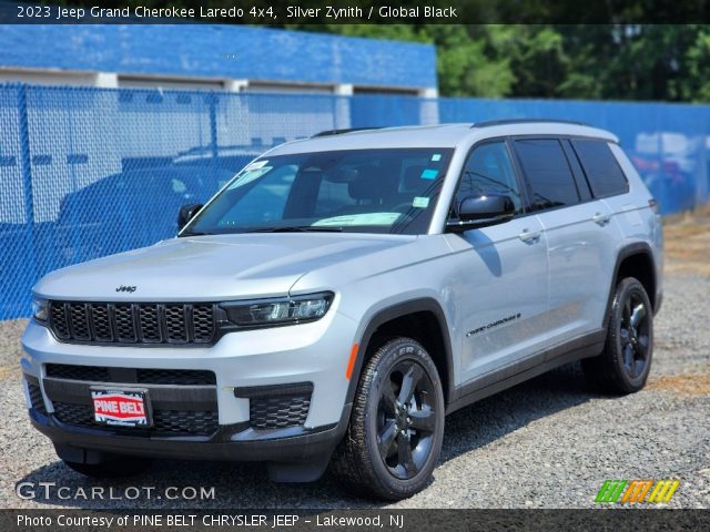 2023 Jeep Grand Cherokee Laredo 4x4 in Silver Zynith