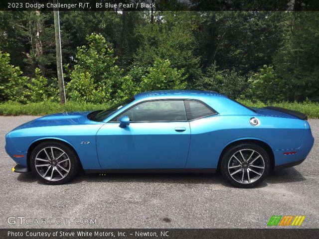 2023 Dodge Challenger R/T in B5 Blue Pearl