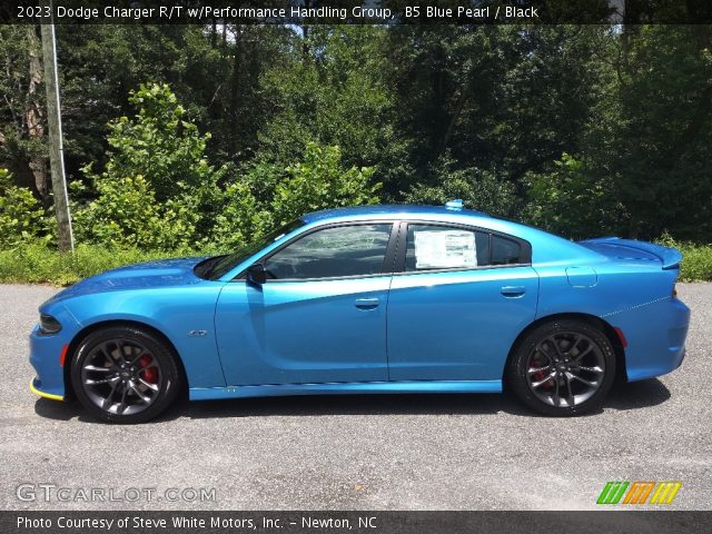 2023 Dodge Charger R/T w/Performance Handling Group in B5 Blue Pearl