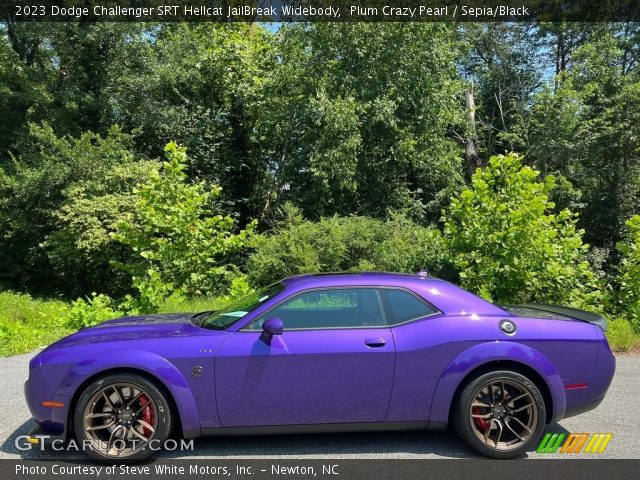 2023 Dodge Challenger SRT Hellcat JailBreak Widebody in Plum Crazy Pearl