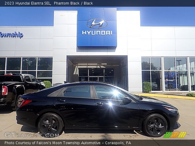 2023 Hyundai Elantra SEL in Phantom Black