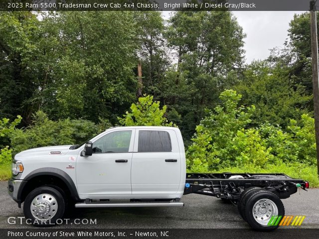 2023 Ram 5500 Tradesman Crew Cab 4x4 Chassis in Bright White