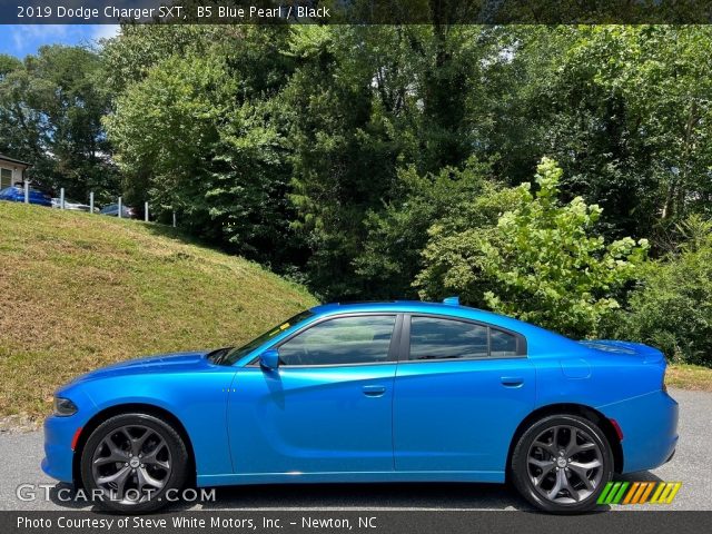2019 Dodge Charger SXT in B5 Blue Pearl