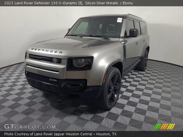 2023 Land Rover Defender 130 X-Dynamic SE in Silicon Silver Metallic