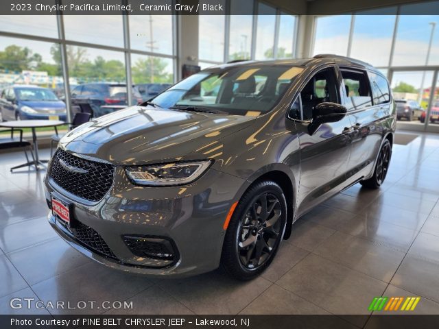 2023 Chrysler Pacifica Limited in Ceramic Gray