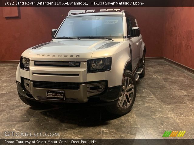 2022 Land Rover Defender 110 X-Dynamic SE in Hakuba Silver Metallic