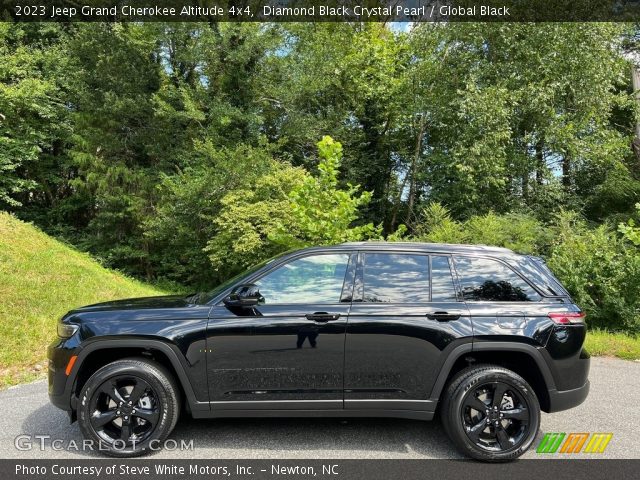 2023 Jeep Grand Cherokee Altitude 4x4 in Diamond Black Crystal Pearl
