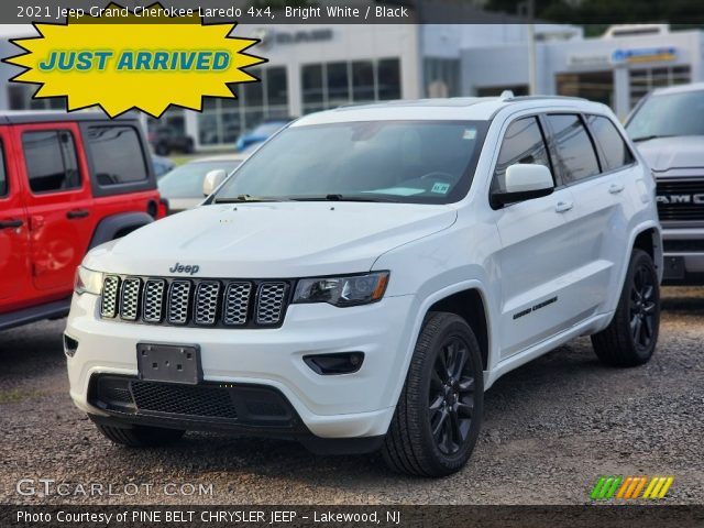 2021 Jeep Grand Cherokee Laredo 4x4 in Bright White