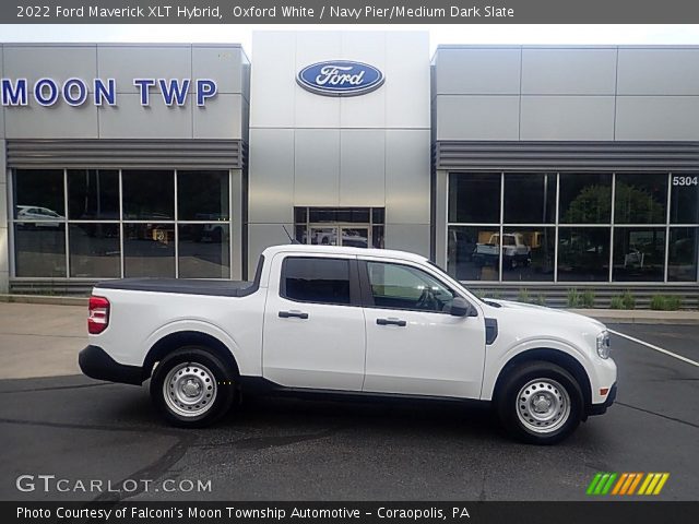2022 Ford Maverick XLT Hybrid in Oxford White