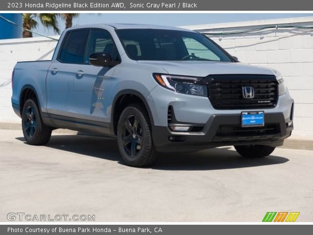 2023 Honda Ridgeline Black Edition AWD in Sonic Gray Pearl