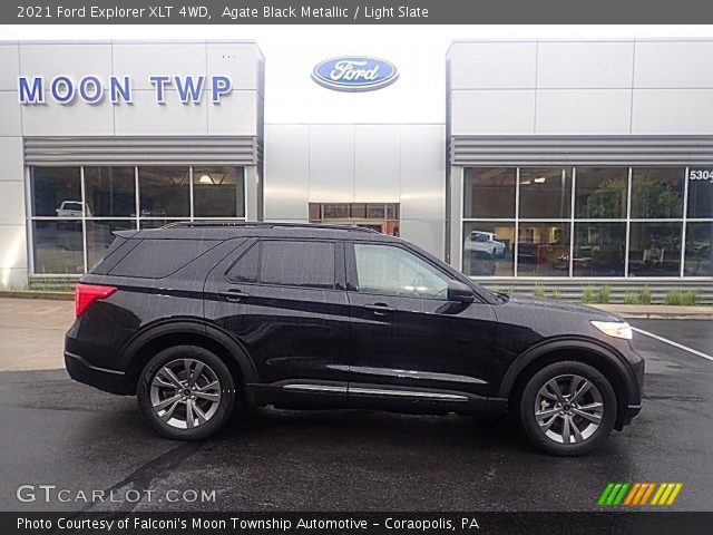 2021 Ford Explorer XLT 4WD in Agate Black Metallic
