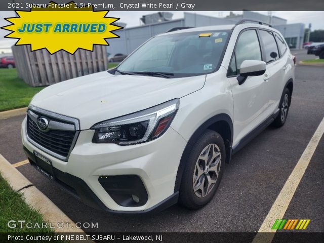 2021 Subaru Forester 2.5i Premium in Crystal White Pearl
