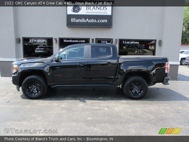 2022 GMC Canyon AT4 Crew Cab 4WD in Onyx Black