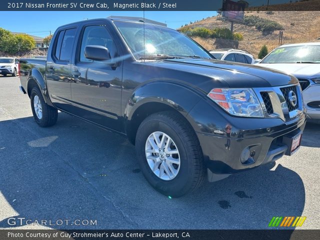 2017 Nissan Frontier SV Crew Cab in Magnetic Black