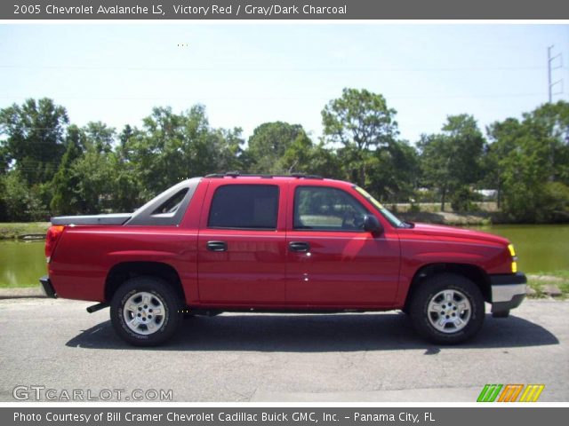 2005 Chevrolet Avalanche LS in Victory Red