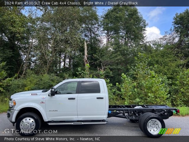 2024 Ram 4500 SLT Crew Cab 4x4 Chassis in Bright White