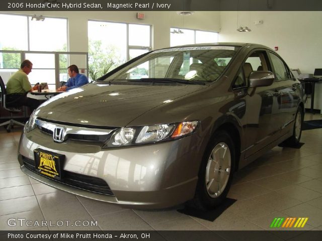 2006 Honda Civic Hybrid Sedan in Magnetic Pearl