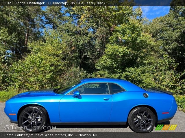 2023 Dodge Challenger SXT Blacktop in B5 Blue Pearl