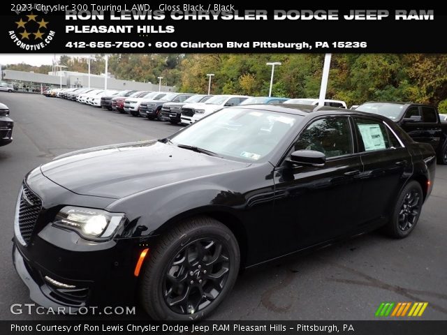 2023 Chrysler 300 Touring L AWD in Gloss Black