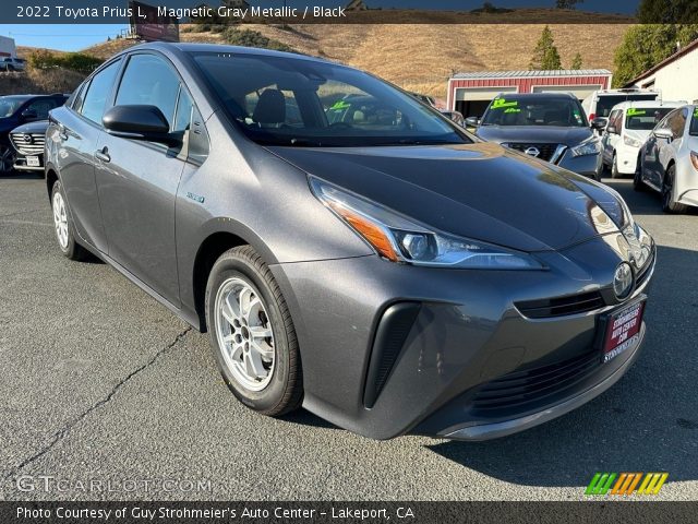 2022 Toyota Prius L in Magnetic Gray Metallic