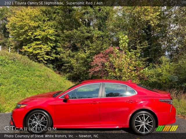 2021 Toyota Camry SE Nightshade in Supersonic Red