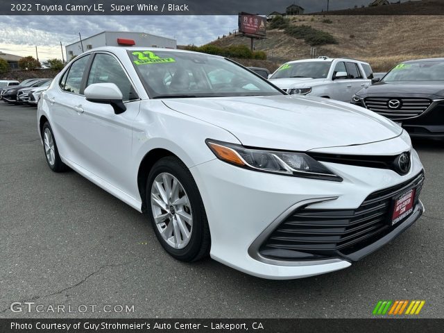 2022 Toyota Camry LE in Super White