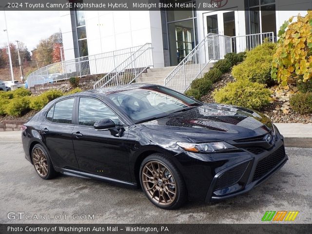 2024 Toyota Camry SE Nightshade Hybrid in Midnight Black Metallic